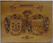 escudos en madera tallada